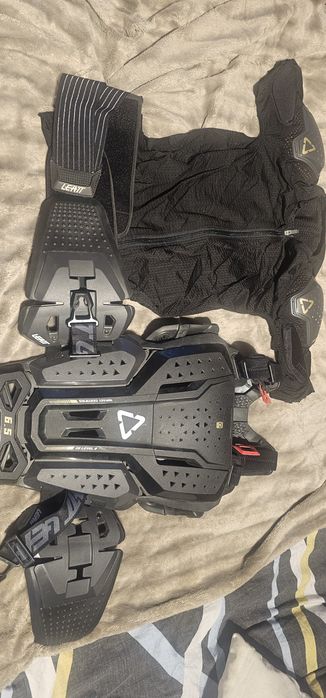 Zbroja LEATT Body Protector 6.5 roz. M /L