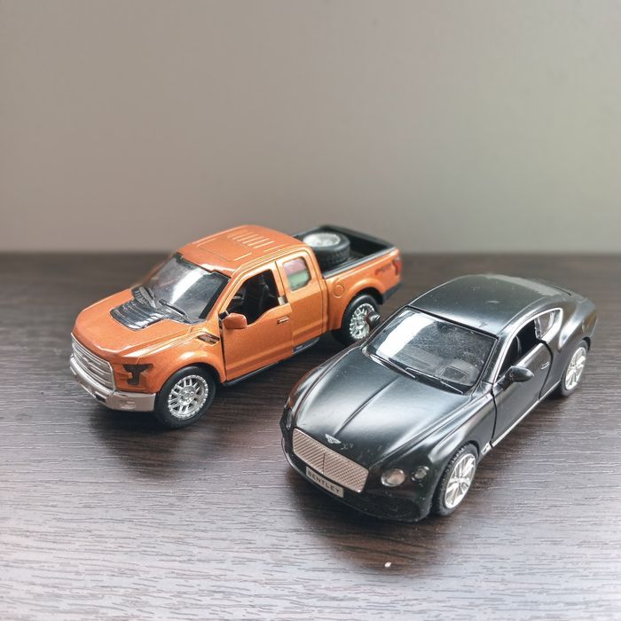 Машинки металлические