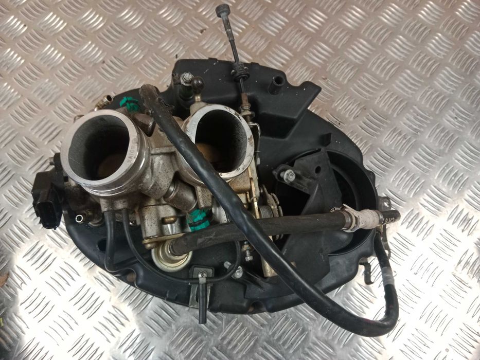 Aprilia Tuono RSV 1000 Mille Air Box Airbox Przepustnice Wtryski 02-05