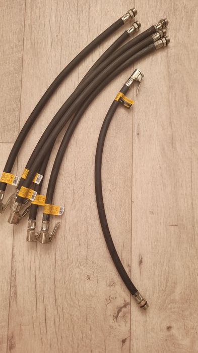 Ручка подкачки, ключ установки вентиля, шланг на пистолет подкачки