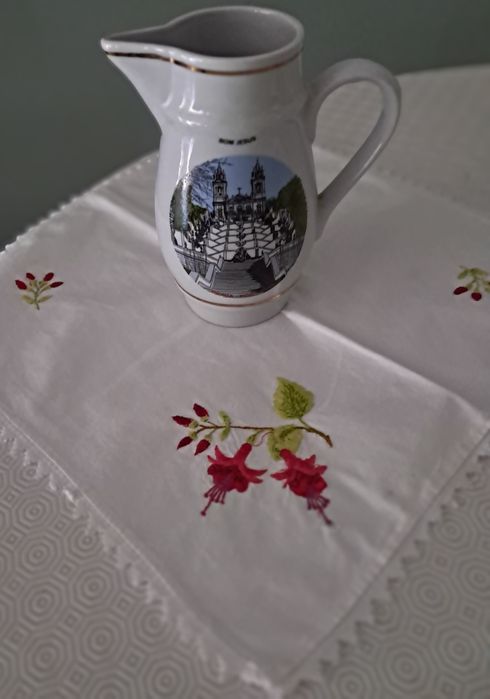 Jarro com imagem do "Bom Jesus de Braga"
