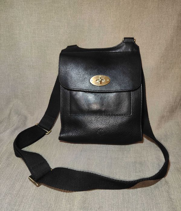 Skórzana czarna torebka listonoszka na ramię uniseks