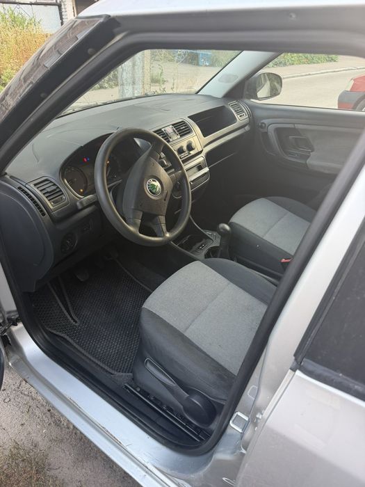 автомобіль skoda