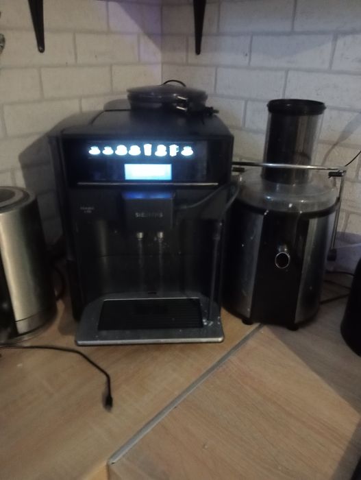 Sprzedam  ekspres do kawy Siemens.