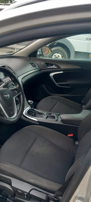 Uszkodzony opel insignia