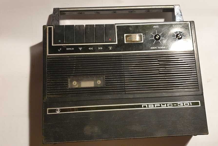 Tranzystorowy kasetowy magnetofon,, Żagiel"