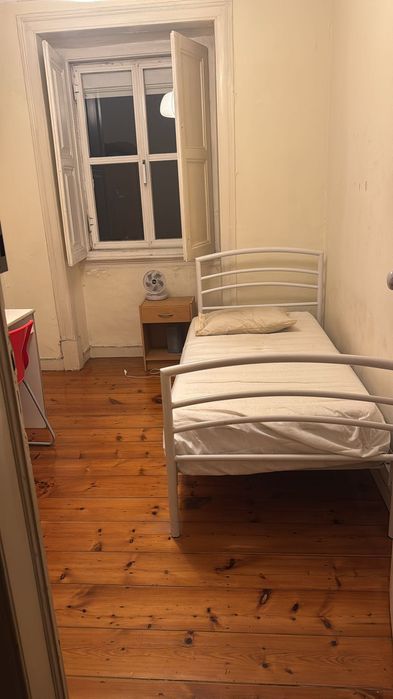 Quarto  Saldanha 430€ sem calção