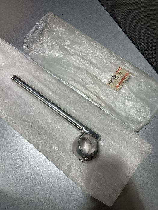 Nowa Oryginalna Kierownica Lewa Yamaha OEM 1KT2612100 TZR250