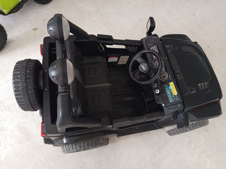 Autko elektryczne Jeep Wrangler Rubicon dla dzieci - uszkodzone