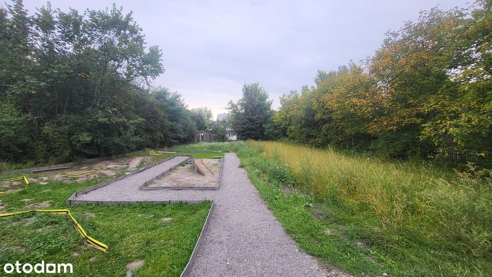 Teren Ok. 1000 M² Do Wynajęcia – Kraków, Chełmońskiego Gal. Bronowicka