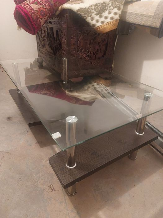 Mesa de centro em vidro e madeira nova