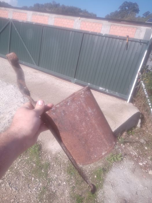 Alcatruzes de nora antigos