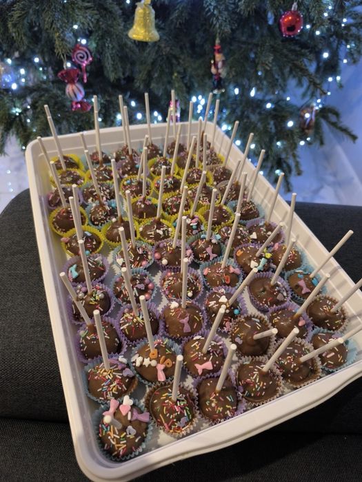 Cake pops, lizaki, ciastka na patyku
