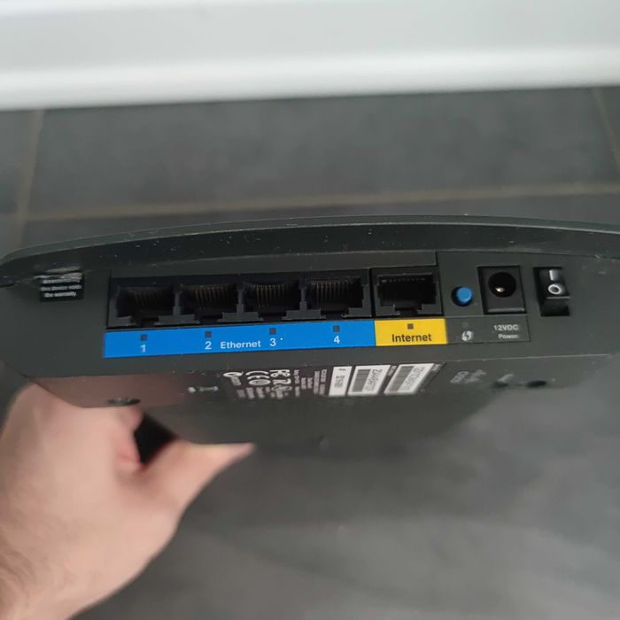 Wi-Fi роутер cisco Linksys E900