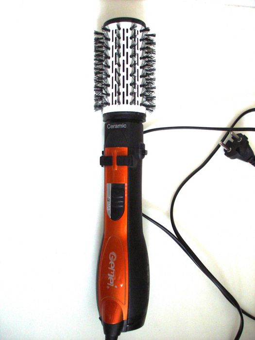 фен-щетка Gemei GM-4828