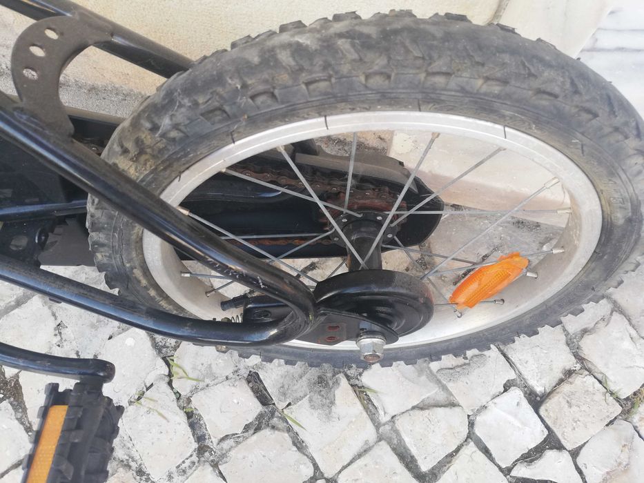 vendo bicicleta para criança roda 16 em bom estado
