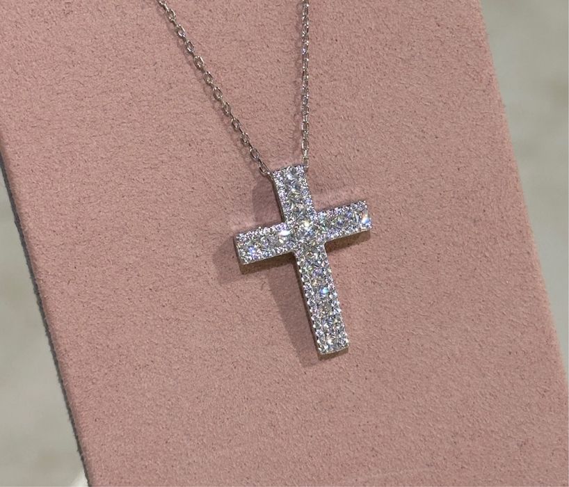 Срібний хрестик з ланцюжком