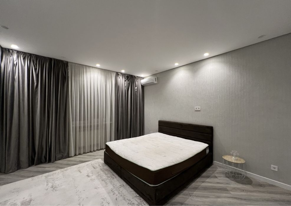 Продам велику 3-х кімнатну квартиру