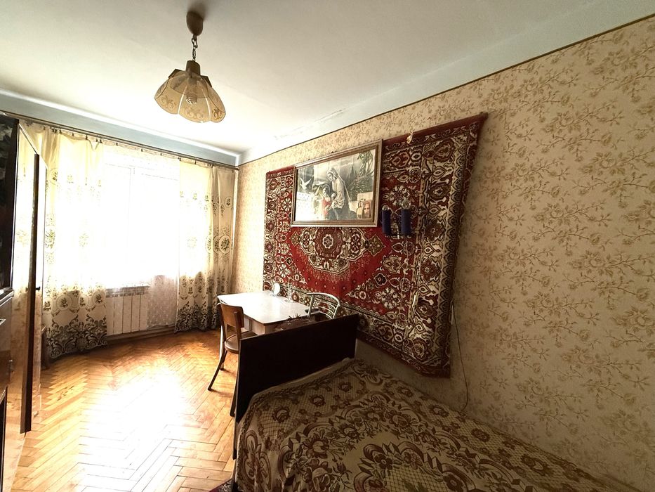 Продаж 3-кімнатної квартири по вул. Максима Кривоноса
