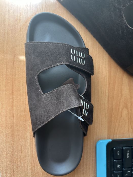 Продаються шльопанці