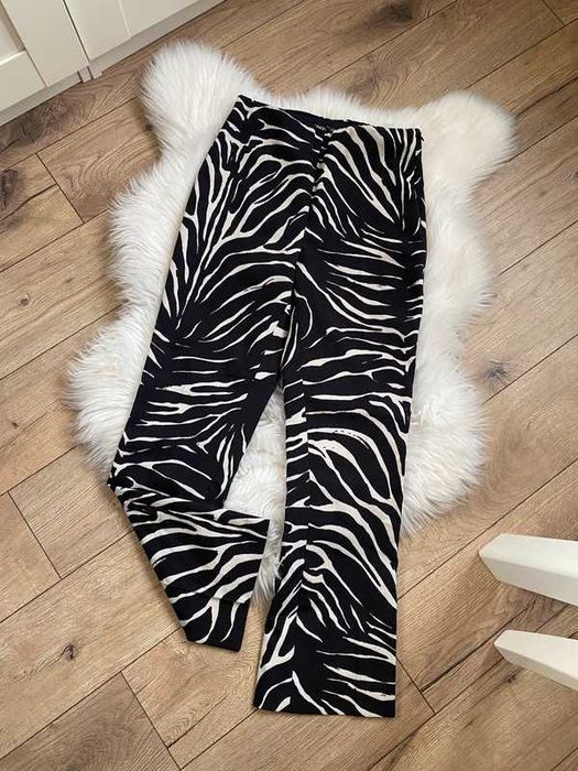 spodnie rozszerzane dzwony zwierzęcy wzór zara basic sesja wysoki stan