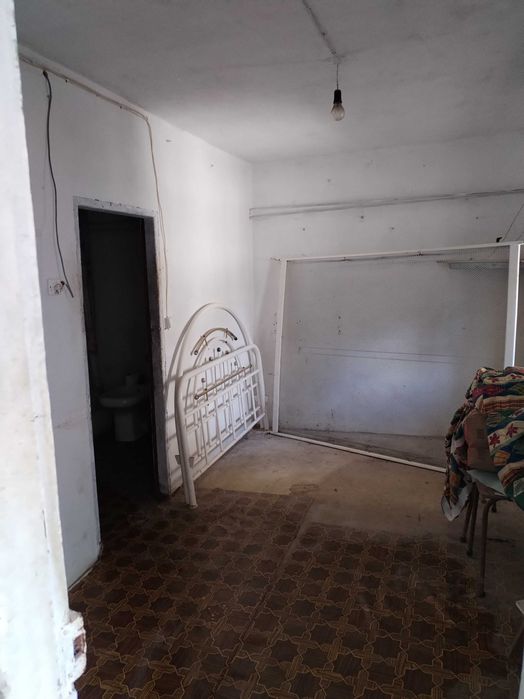 Casa bem cituada vista original com varanda e churrasqueira s