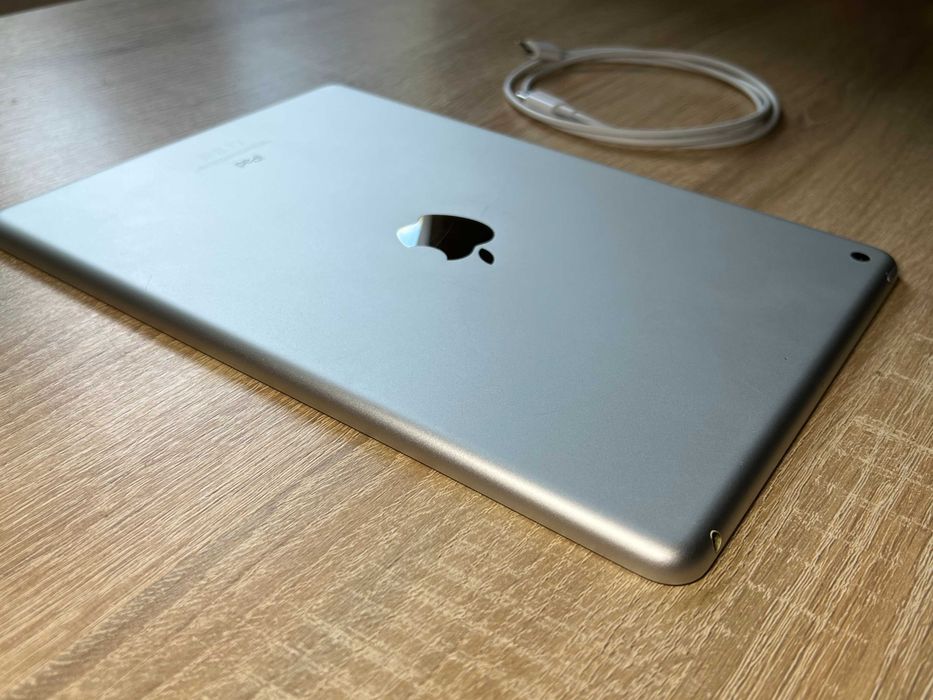 Планшет Apple Ipad 6 White