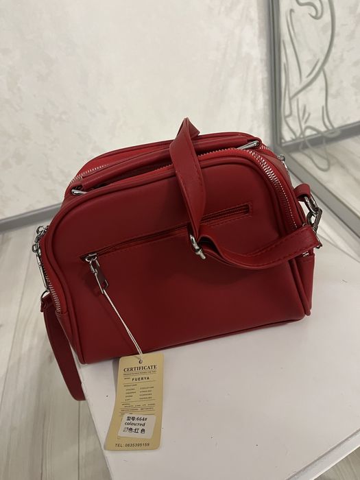 Сумка червона нова