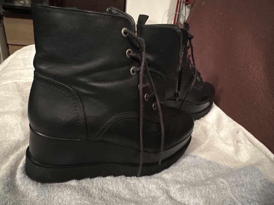 Botki buty botki sneakersy stan bdb zadbane rozm 39