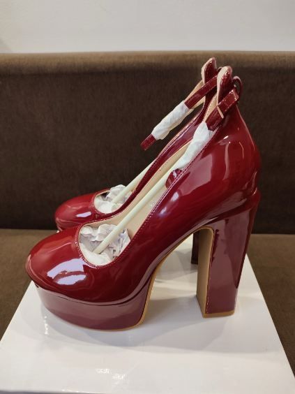 Nowe Piękne Lakierowane Bordowe Sandałki roz.38