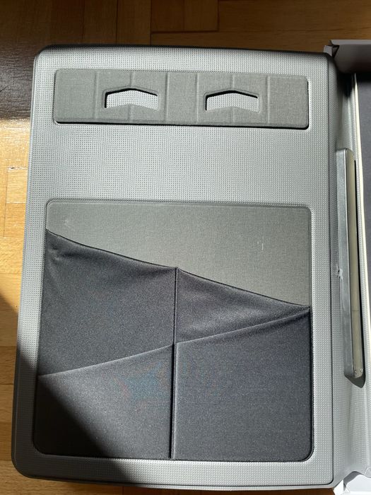 Artic magnetyczna ladowarka bezprzewodowa A4 notes teczka