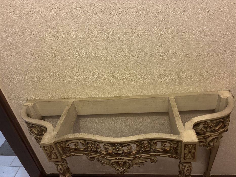 Consola /Crenêcia Sem a Pedra Mármore