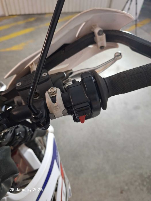 AJP SPR 240, 2024, 1800km, impecável, vários extras