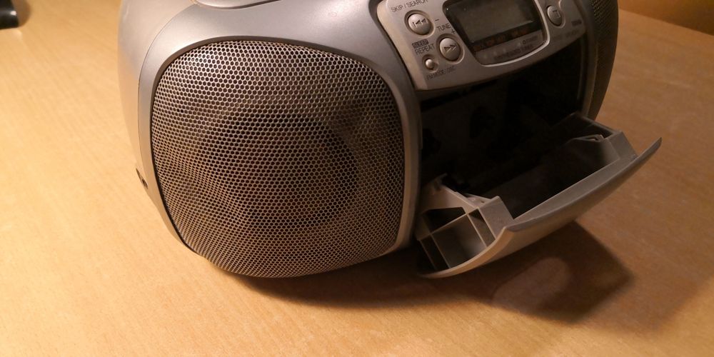 Radio AIWA portátil