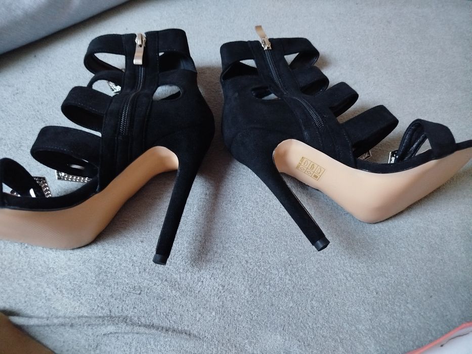 Buty damskie na szpilce