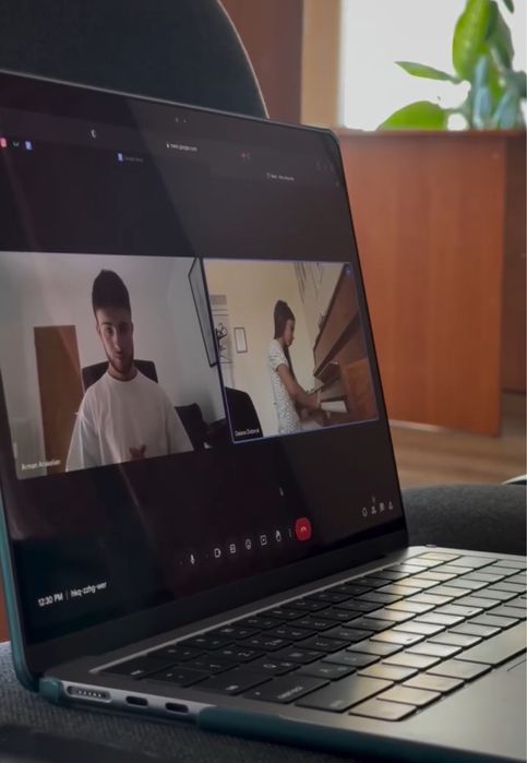 Онлайн уроки вокалу, укулеле, фортепіано, студія «DiLian»