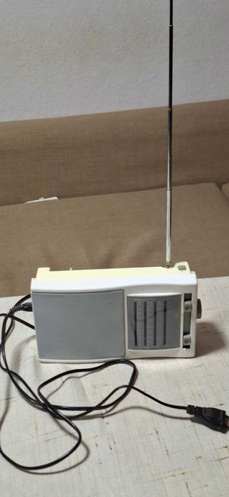 Німецький вінтажний радіопримач Grundig..