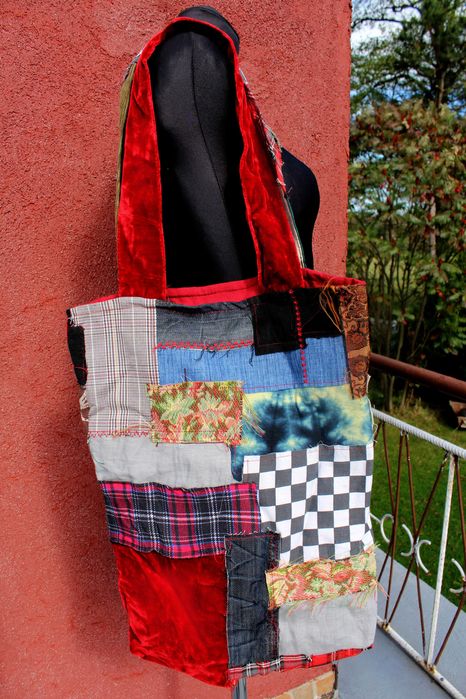 Torebka ręcznie uszyta patchwork welur czerwona