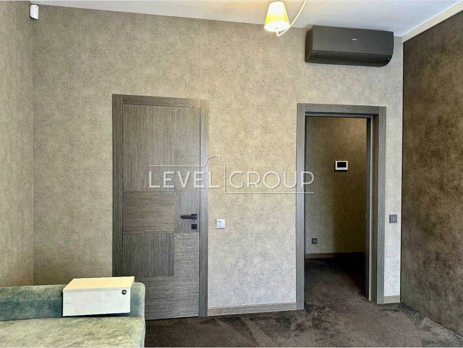 Продається сучасний будинок з якісним ремонтом у Русанівських садах