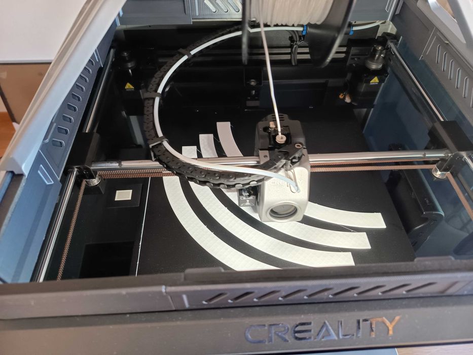 Impressora 3D Creality K1 Max – Estado Excelente (Apenas 400h de uso) - Guarda
