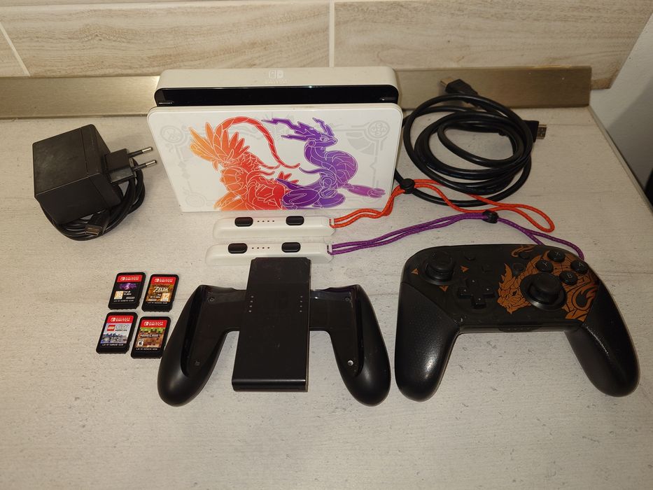 Nintendo Switch OLED – Edição Scarlet & Violet + Extras + 4 Jogos