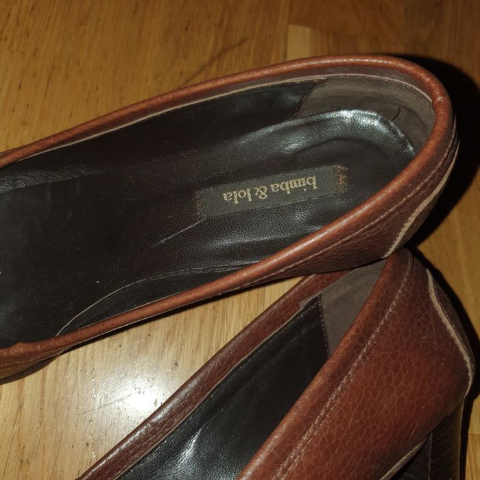 Sapatos Bimba e Lola em pele castanha