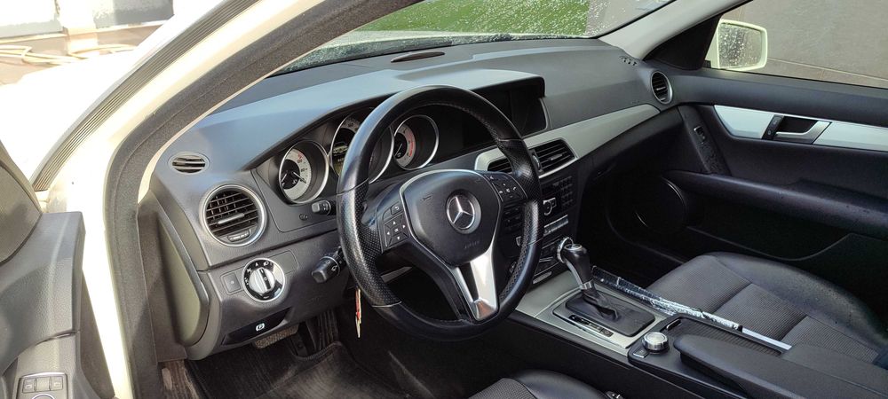 Vendo Carrinha Mercedes C220 170 Cv Automática em bom estado