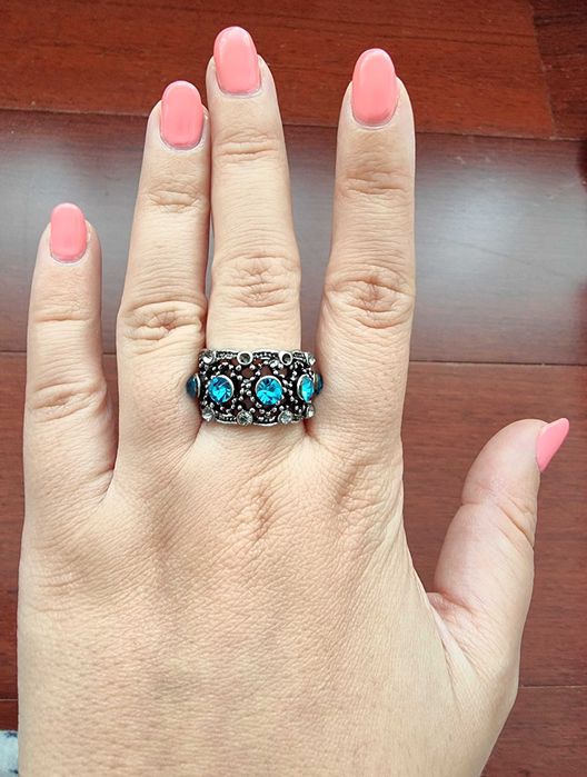 Anel cinzento com detalhes azuis, tamanho S