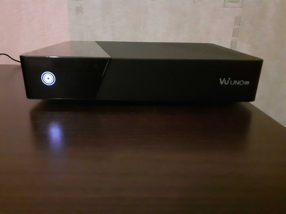 Dekoder Vu+ Uno 4K UHD FBC Dual DVB-S2X v2.0 Enigma E2 (Stan Jak Nowy)