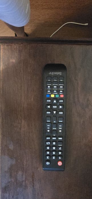 TV LED Selecline 32" (81 cm) – Excelente Estado