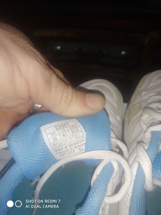 Кроссовки.Asics женские35р!