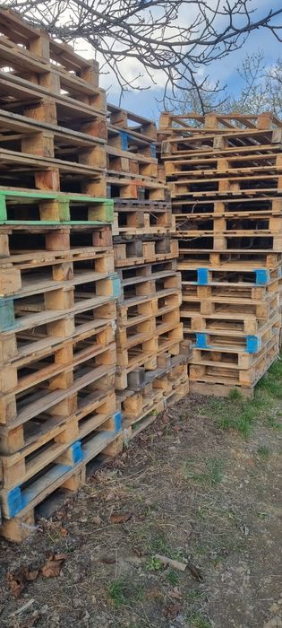Продаються піддони