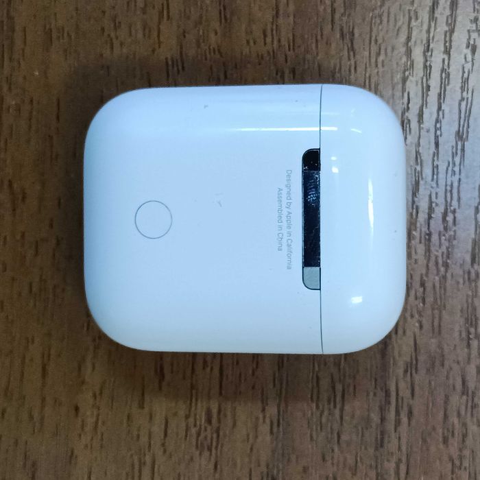 Кейс до Airpods 2 покоління, оригінал (A1602), Б/В