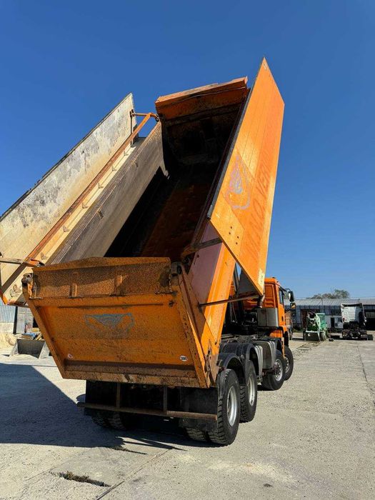 Самоскид повнопривідний з 25 кубовим герметичним кузовом